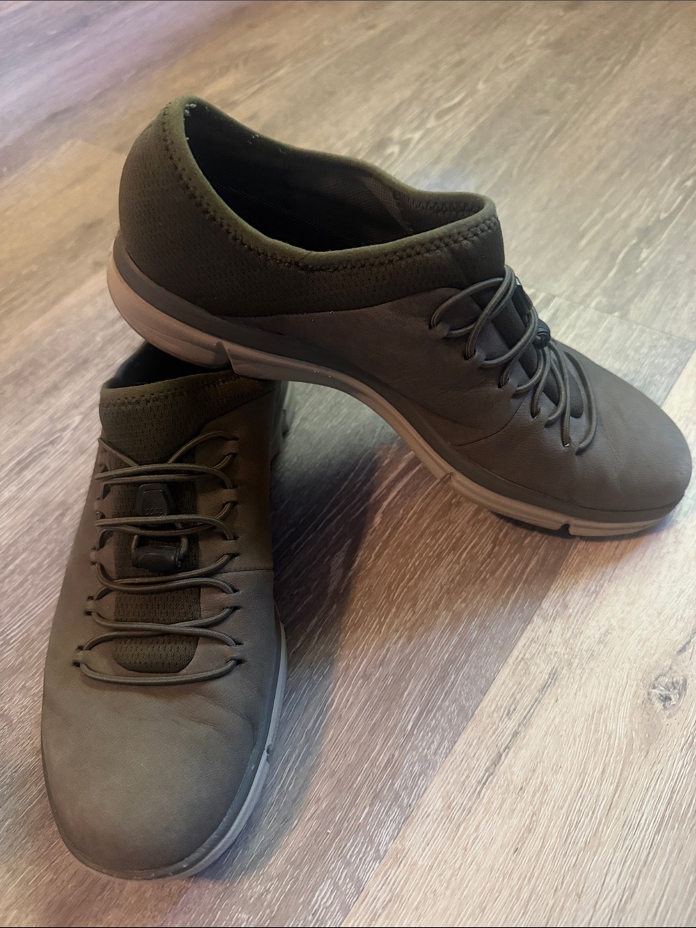 Merrell Zoe Sojourn Q2 Leather Sneakers